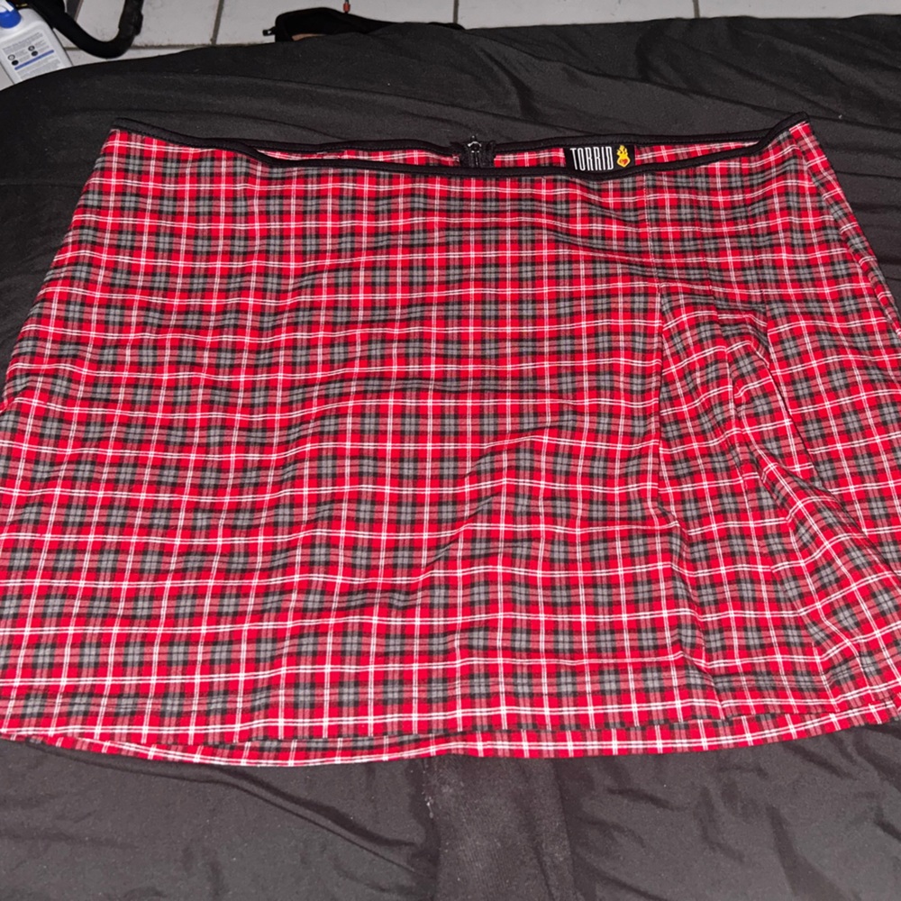 Torrid Red plaid skirt